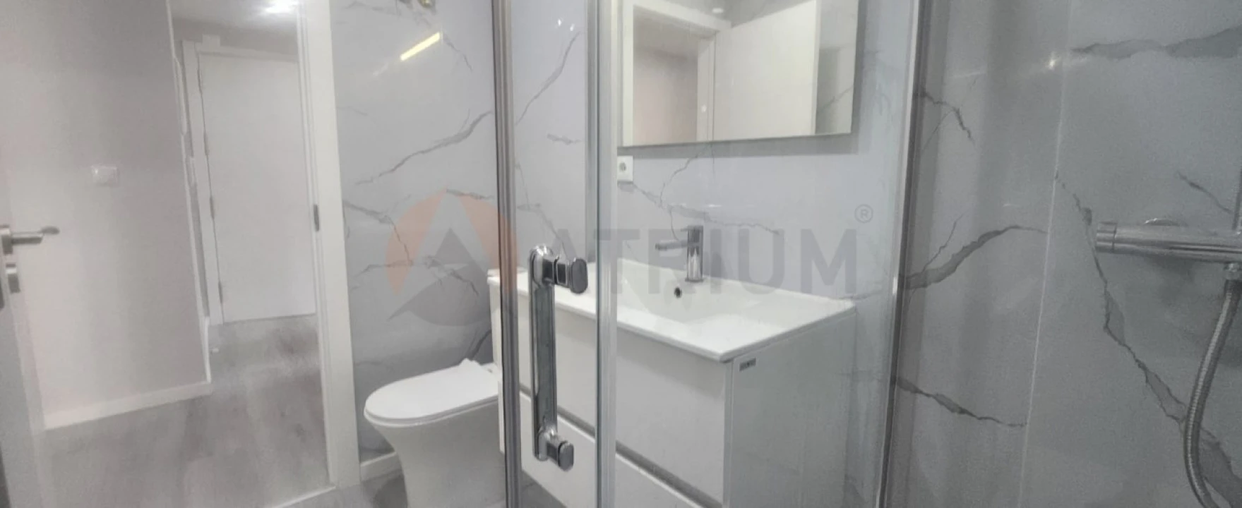 Apartamento T2 para Venda em Corroios Foto 9