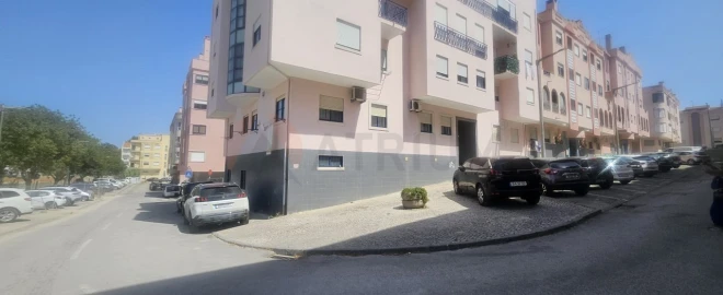 Apartamento T2 para Venda em Corroios