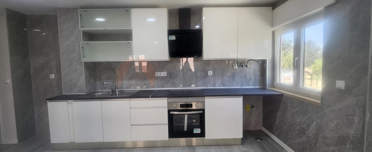 Apartamento T2 para Venda em Corroios Foto 2