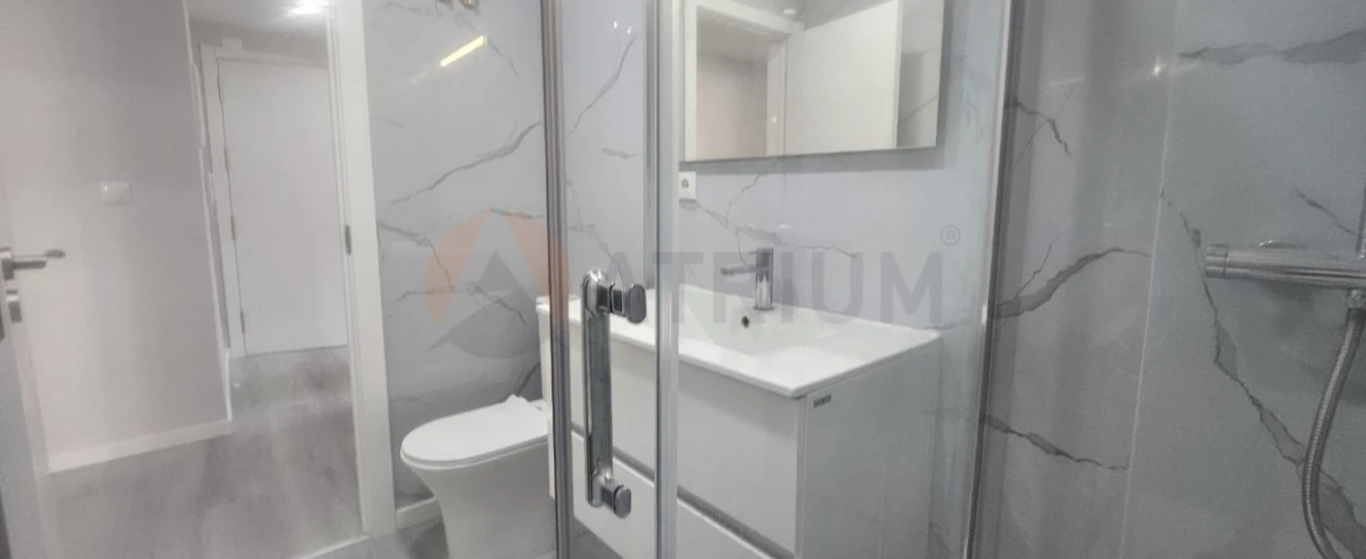 Apartamento T2 para Venda em Corroios Foto 9