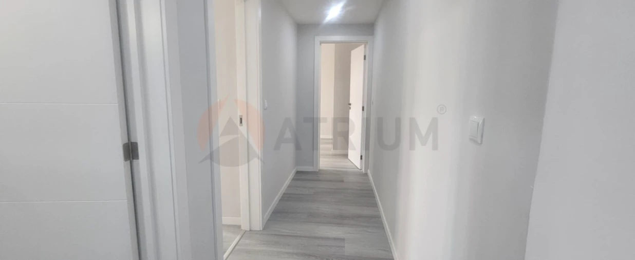Apartamento T2 para Venda em Corroios Foto 11
