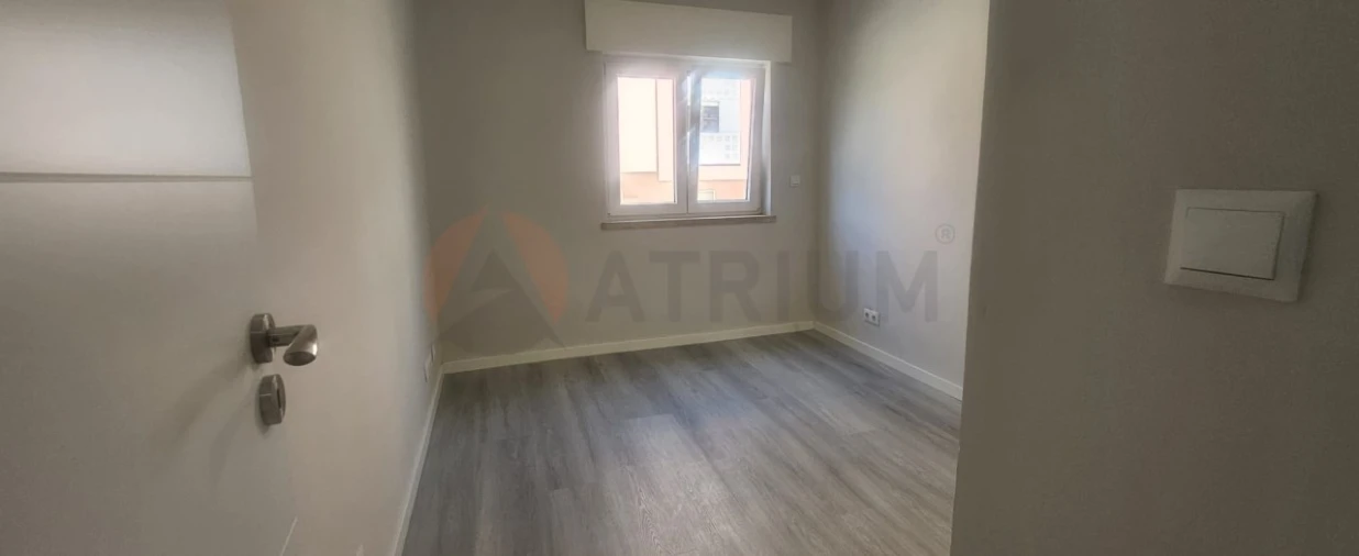 Apartamento T2 para Venda em Corroios Foto 15