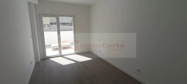 Apartamento T3 para Venda em Corroios
