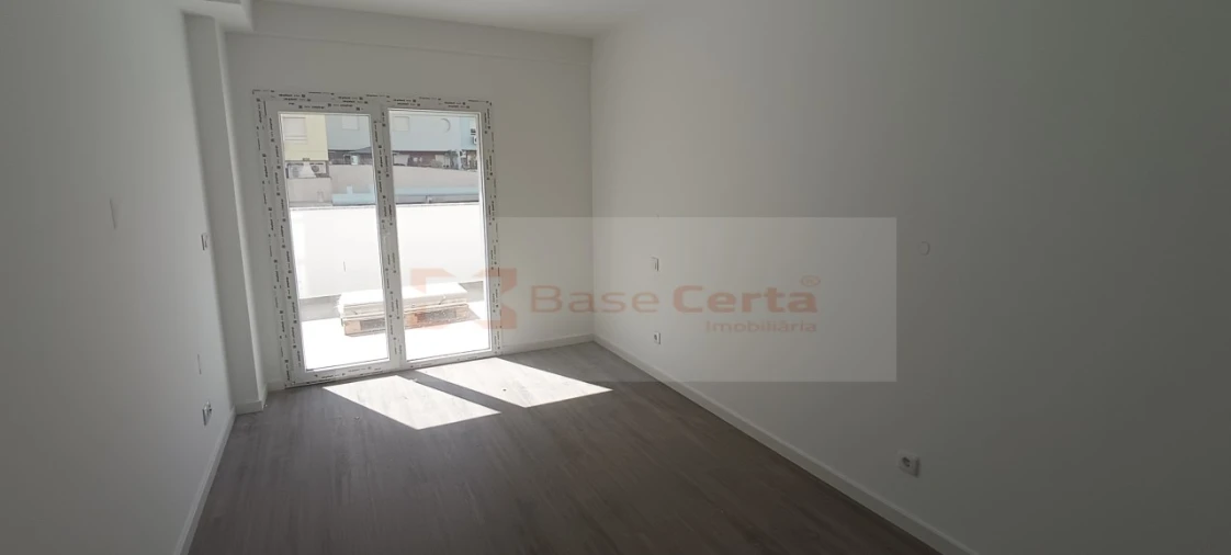 Apartamento T3 para Venda em Corroios Foto 4