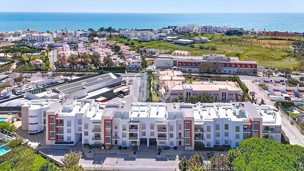Apartamento T2 para Venda em Albufeira e Olhos de Água Foto 2