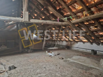 Loja para Venda em Azueira e Sobral da Abelheira