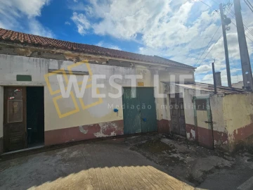 Loja para Venda em Azueira e Sobral da Abelheira