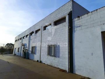 Armazém para Arrendamento em Montoito