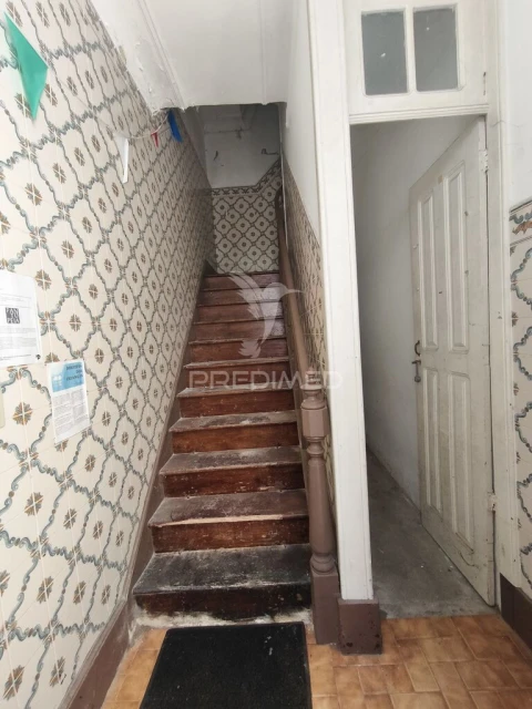 Moradia T5 para Venda em Requeixo, Nossa Senhora de Fátima e Nariz