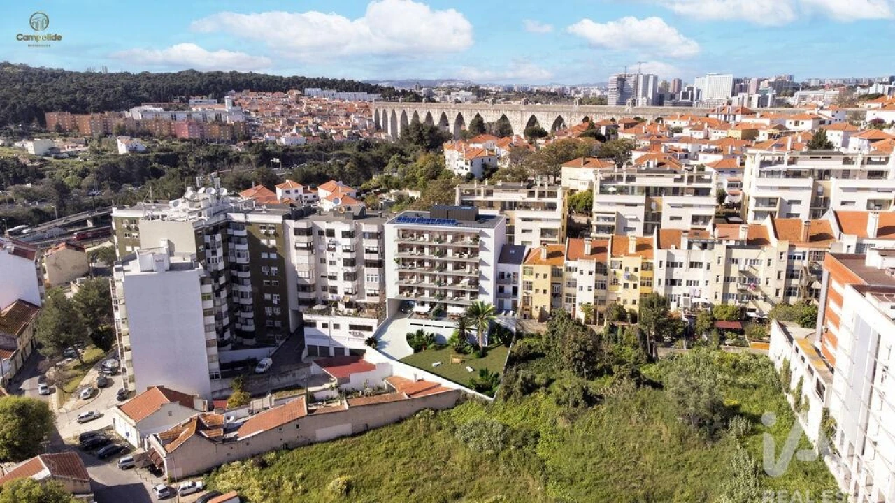 Apartamento T1 para Venda em Campolide Foto 3