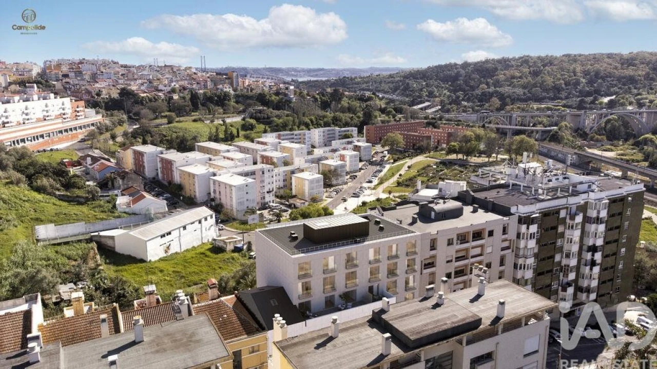 Apartamento T1 para Venda em Campolide Foto 2