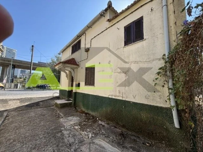 Moradia T2 para Venda em Campolide Foto 12