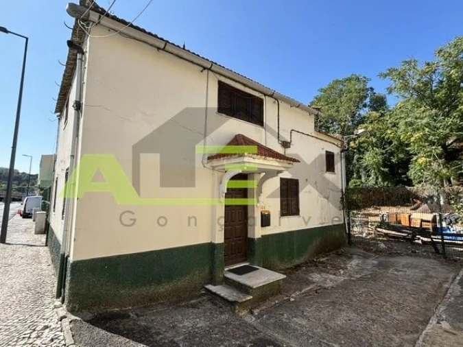 Moradia T2 para Venda em Campolide Foto 11