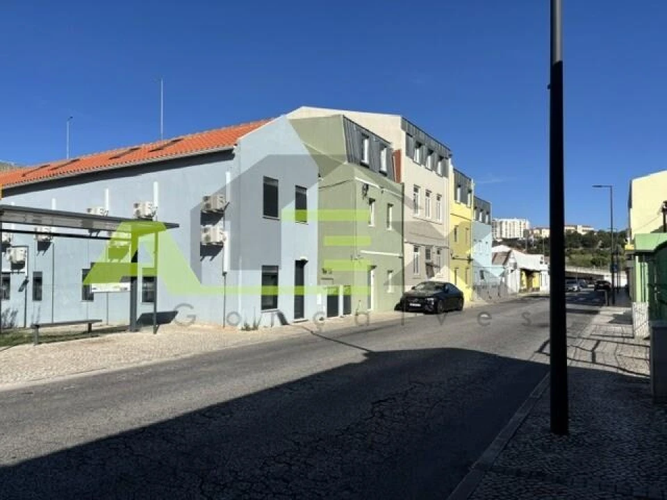Moradia T2 para Venda em Campolide Foto 14