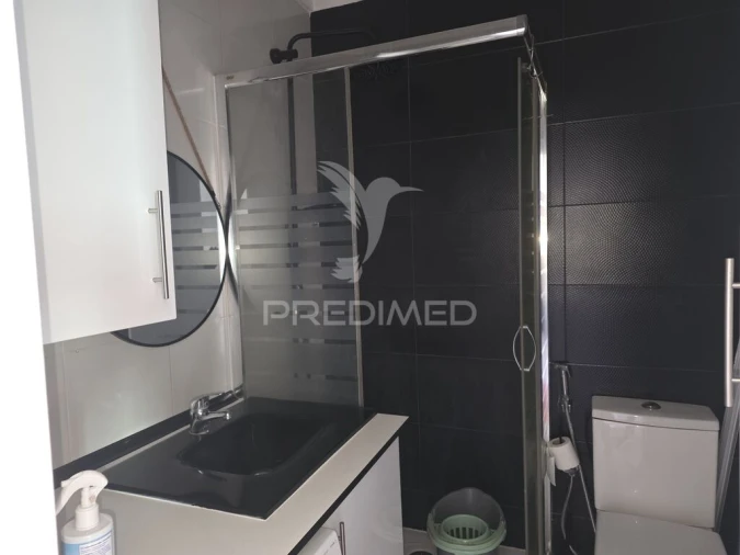 Apartamento T1 para Venda em Corroios Foto 8