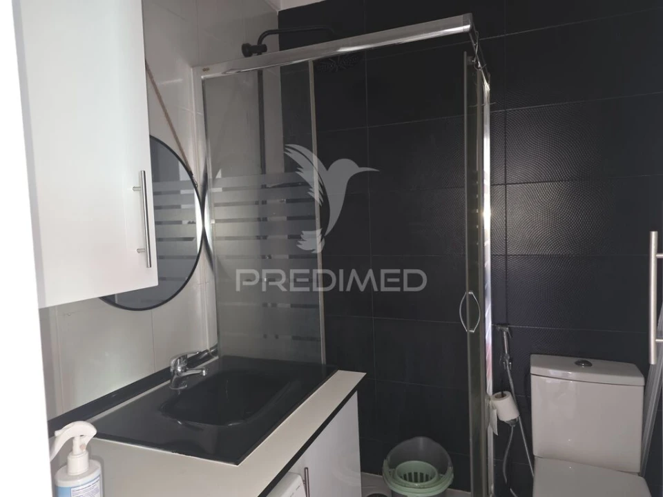 Apartamento T1 para Venda em Corroios Foto 8