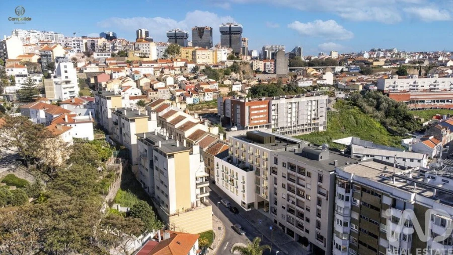 Apartamento T2 para Venda em Campolide Foto 21