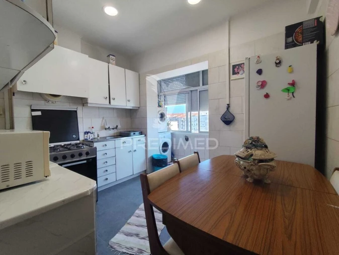 Apartamento T2 para Venda em Laranjeiro e Feijó Foto 2