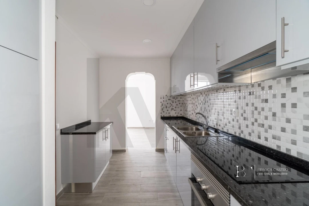 Apartamento T6 para Venda em Vila Real de Santo Antonio Foto 49
