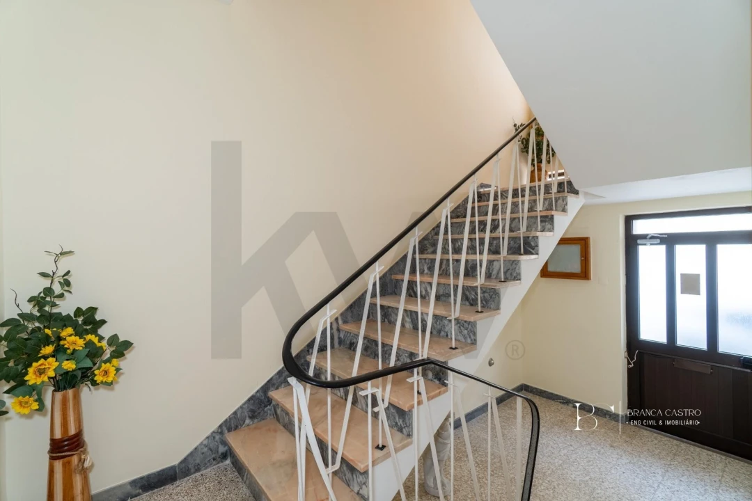 Apartamento T6 para Venda em Vila Real de Santo Antonio Foto 32