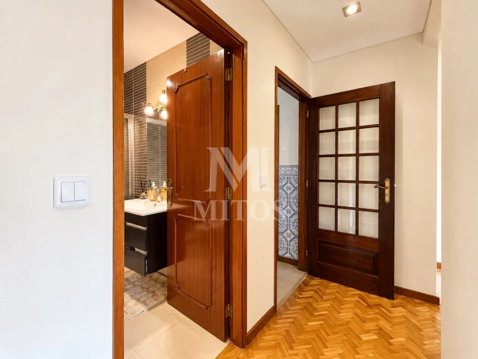 Apartamento T3 para Arrendamento em Santa Maria Maior e Monserrate e Meadela Foto 4