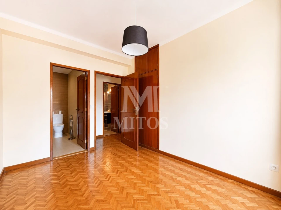 Apartamento T3 para Arrendamento em Santa Maria Maior e Monserrate e Meadela Foto 8