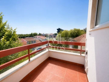 Apartamento T3 para Arrendamento em Santa Maria Maior e Monserrate e Meadela
