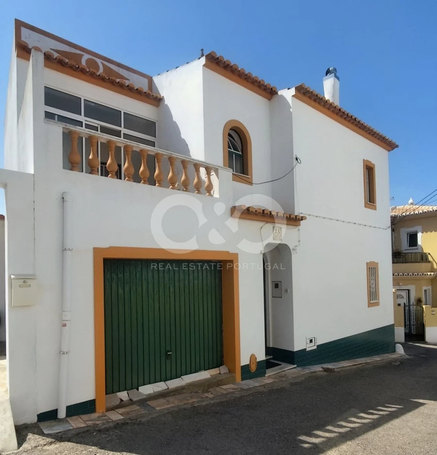 Moradia T4 para Venda em Lagos (São Sebastião e Santa Maria) Foto 2