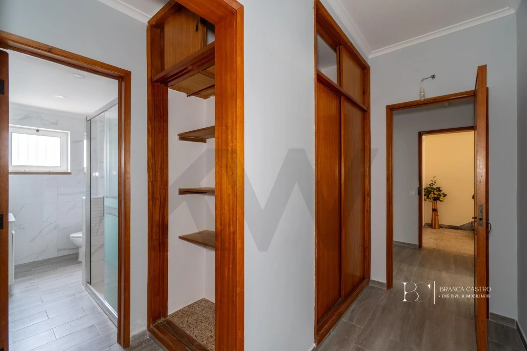 Apartamento T6 para Venda em Vila Real de Santo Antonio Foto 37