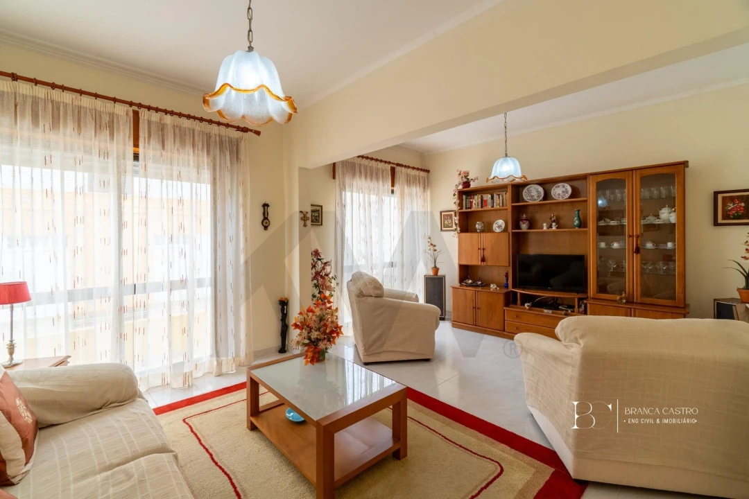 Apartamento T6 para Venda em Vila Real de Santo Antonio Foto 5