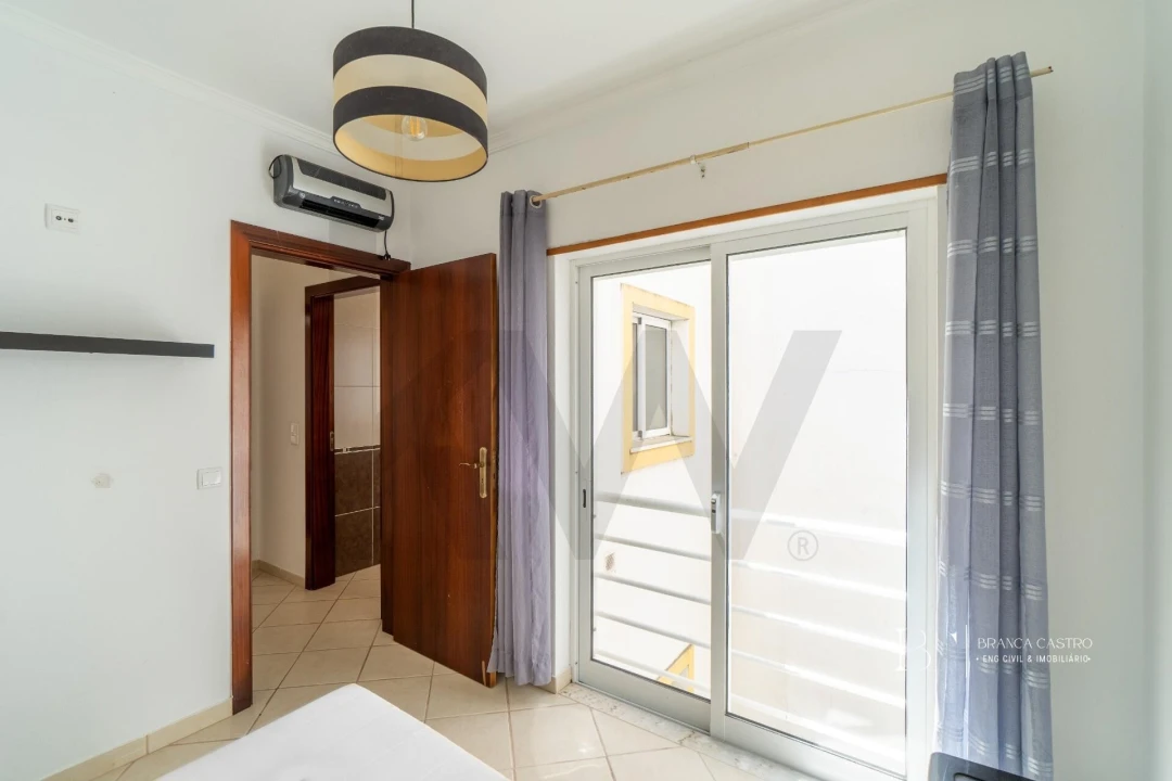 Apartamento T2 para Venda em Vila Real de Santo Antonio Foto 9