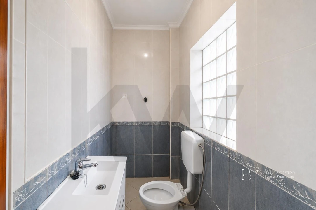 Apartamento T2 para Venda em Vila Real de Santo Antonio Foto 16