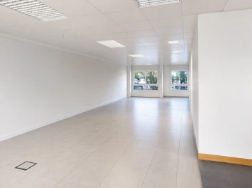 Negócio para Arrendamento em Venteira