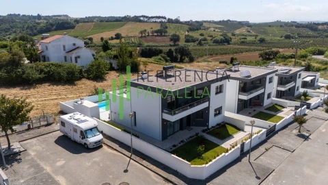 Moradia T4 para Venda em Vermelha