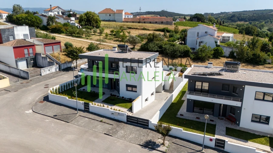 Moradia T4 para Venda em Vermelha