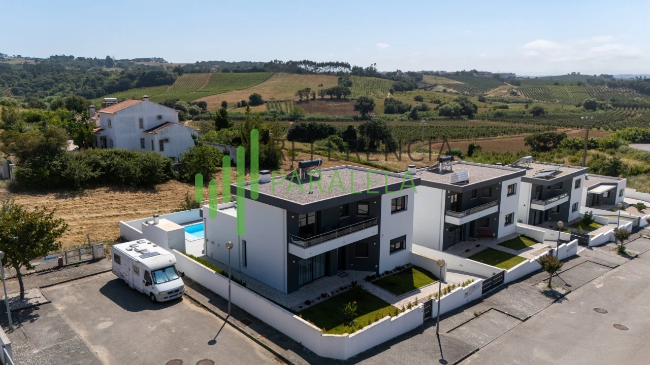 Moradia T4 para Venda em Vermelha Foto 4
