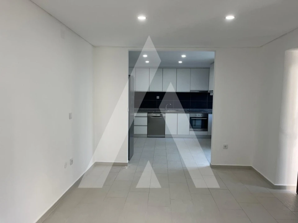 Moradia T2 para Venda em Abraveses Foto 4