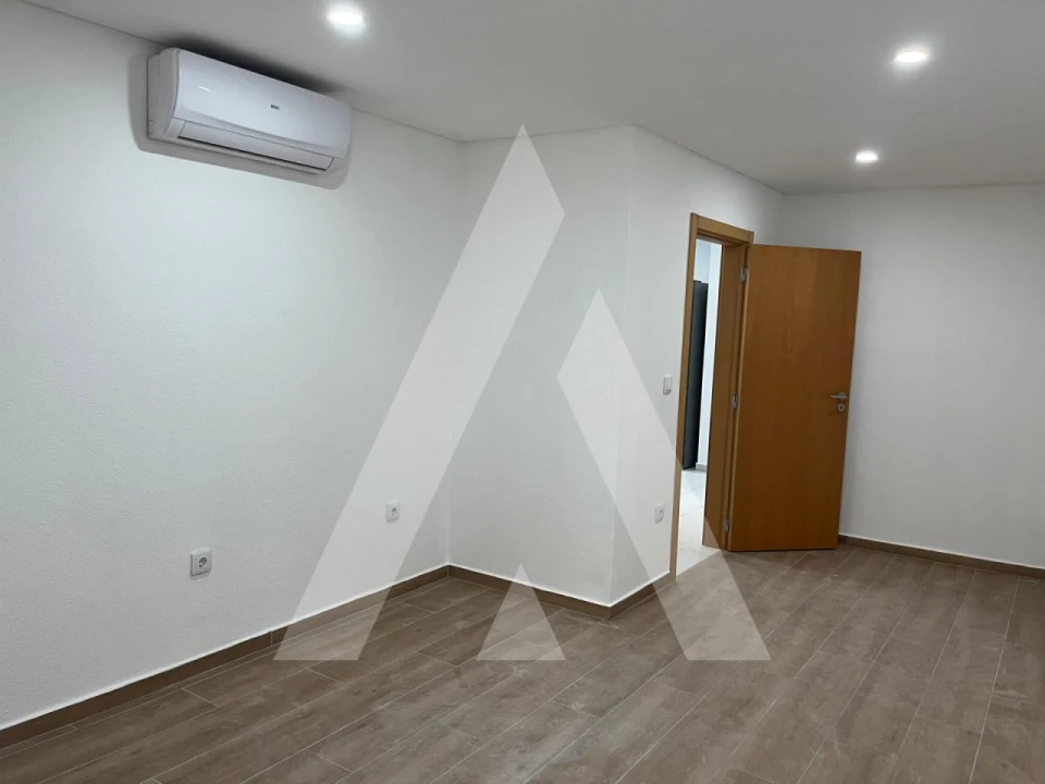 Moradia T2 para Venda em Abraveses Foto 13
