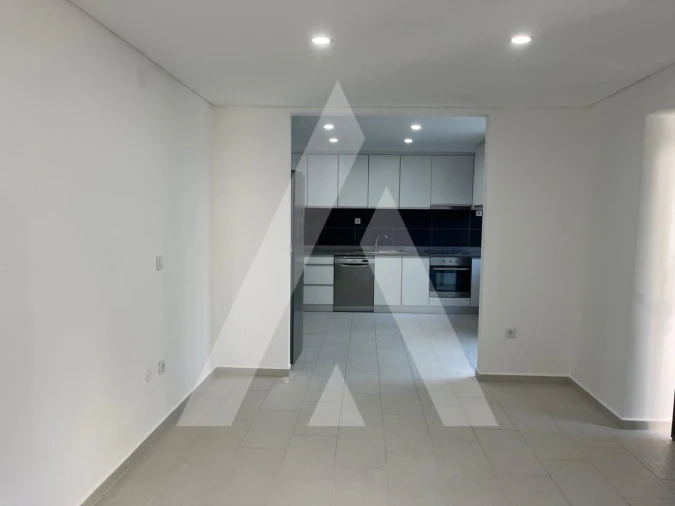 Moradia T2 para Venda em Abraveses Foto 4
