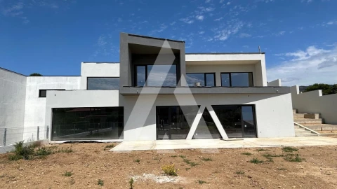 Moradia T4 para Venda em Rebordões (Souto)