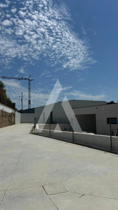 Moradia T4 para Venda em Rebordões (Souto)