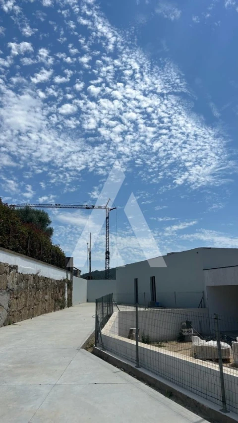 Moradia T4 para Venda em Rebordões (Souto)