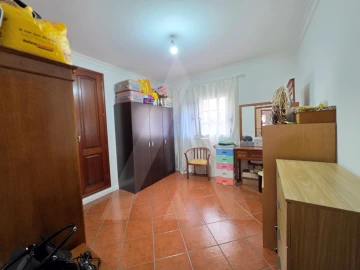 Moradia T3 para Venda em Amoreira da Gândara, Paredes do Bairro e Ancas