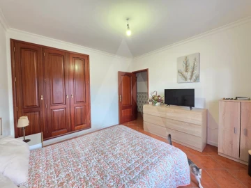 Moradia T3 para Venda em Amoreira da Gândara, Paredes do Bairro e Ancas