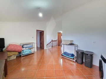 Moradia T3 para Venda em Amoreira da Gândara, Paredes do Bairro e Ancas