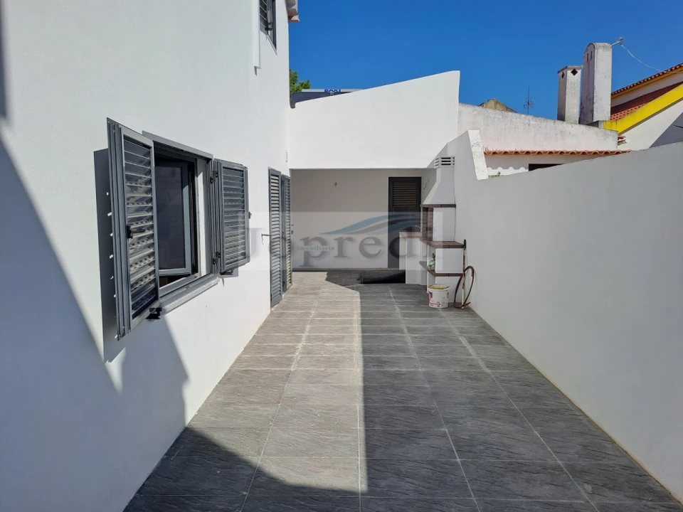 Moradia T4 para Venda em Charneca de Caparica e Sobreda Foto 6