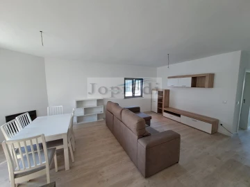 Moradia T4 para Venda em Charneca de Caparica e Sobreda