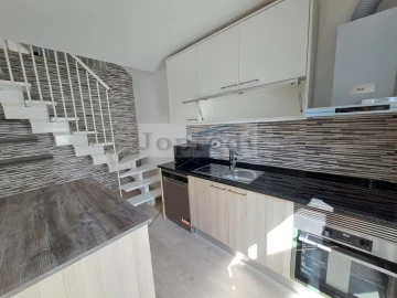 Moradia T4 para Venda em Charneca de Caparica e Sobreda