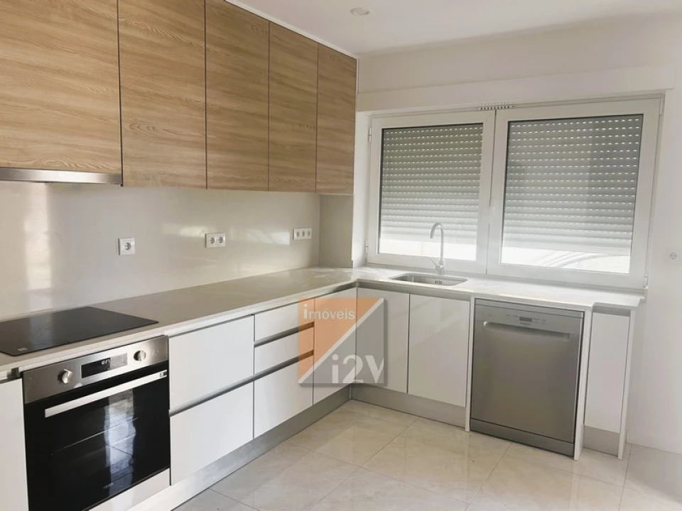 Apartamento T3 para Venda em Leiria, Pousos, Barreira e Cortes Foto 1