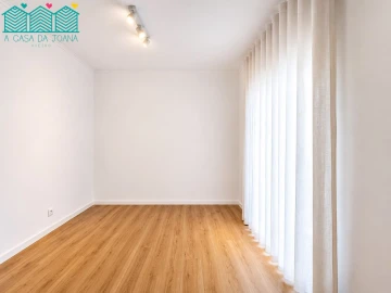 Apartamento T4 para Venda em Santa Maria e São Miguel, São Martinho, São Pedro Penaferrim